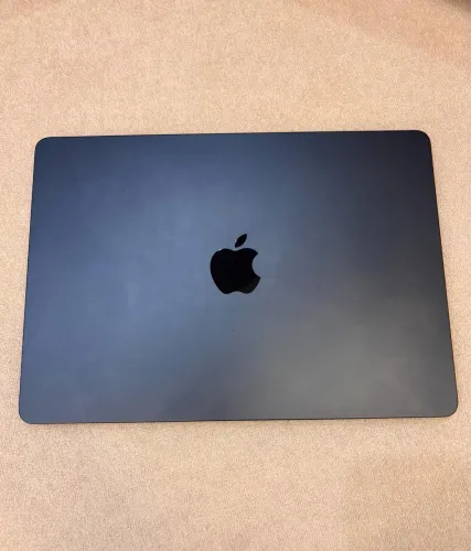 MacBook M2 