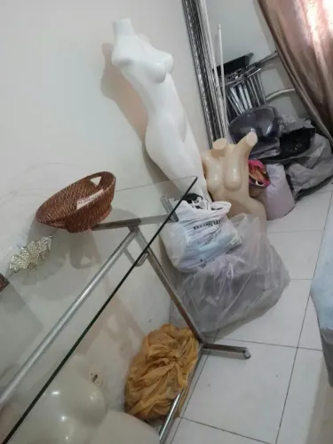 VENDO INSTALAÇÃO COMPLETA DE LOJA DE ROUPAS