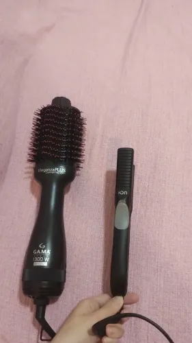Escova secadora, alisadora e modeladora Gama Plus e chapinha Ion