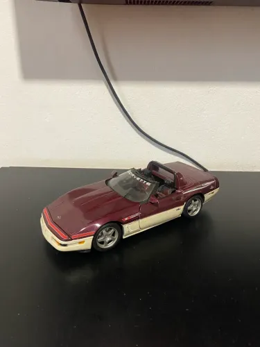 LOTE JAGUAR E CORVETTE 1/18 MAISTO