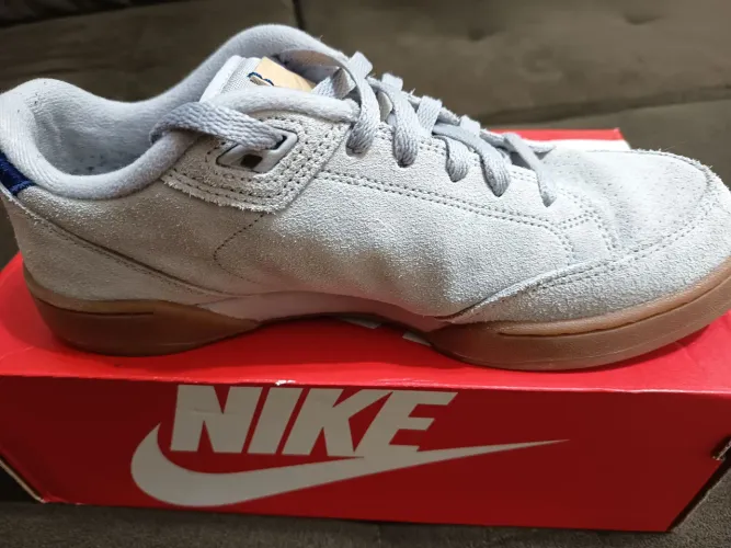 Tênis Nike Modelo GrandStand II Suede