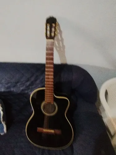 Violão Takamine EG 124 top.