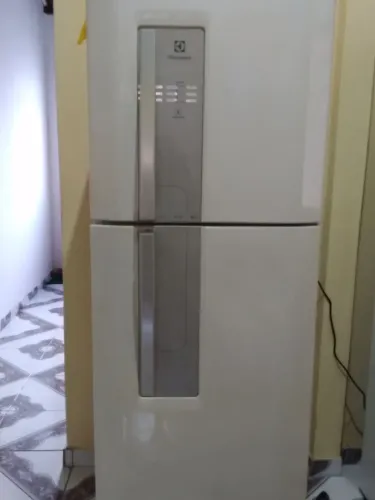 GELADEIRA ELECTROLUX FROST FREE 350 LITROS À VENDA