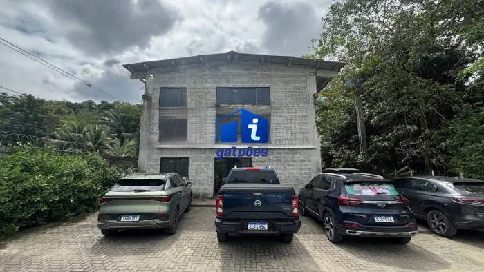 Galpão para Locação com 430 m² + Bloco Administrativo de 150 m² em Guabiraba, Recife - PE
