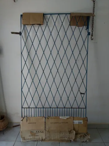 Portão/ grade ferro