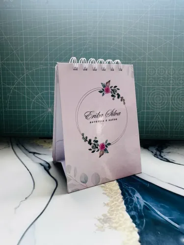 Calendário de Mesa Personalizado - Ideal para Empresas e Brindes