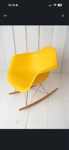 CADEIRA BALANÇO EAMES