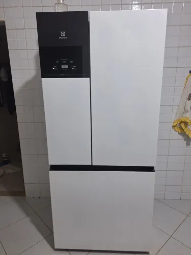 Geladeria Electrolux 590L modelo IM8