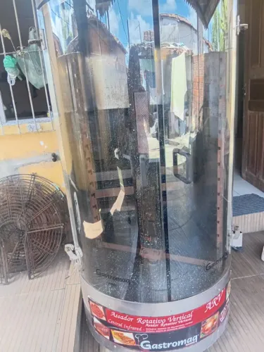 Máquina de frango semi nova