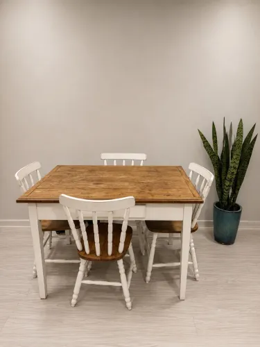 Mesa com 4 cadeiras