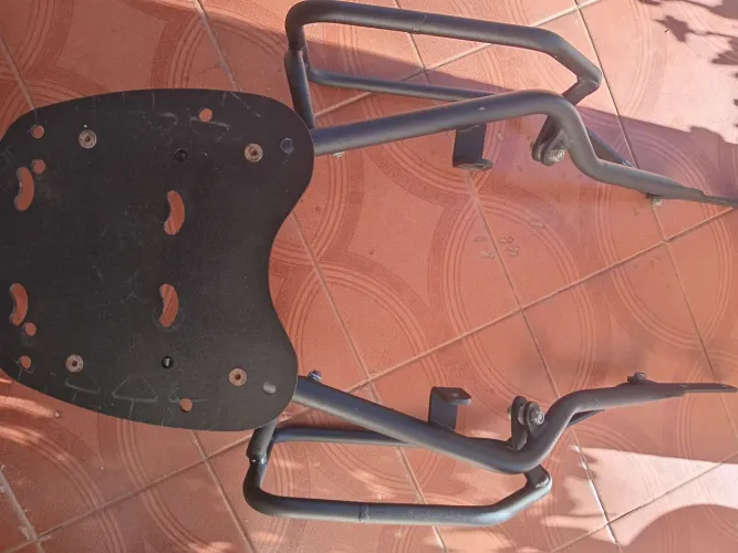 Suporte para bau e baus laterais para cb500f e protetor de corrente original .