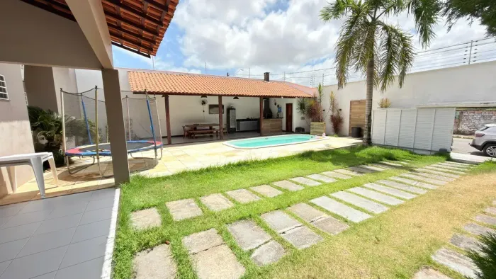 Casa Mobiliada Locação Chacara Brasil com Área gourmet e Piscina