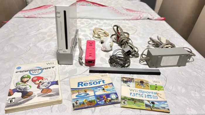Console Nintendo Wii Branco + Wii Remote MotionPlus + 3 Jogos Originais + Nunchuk