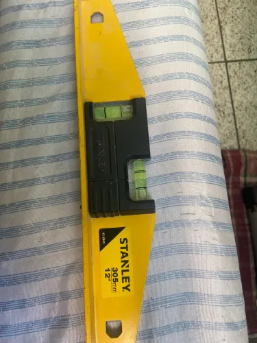 nível de mão trapezoidal de alumínio com base magnética