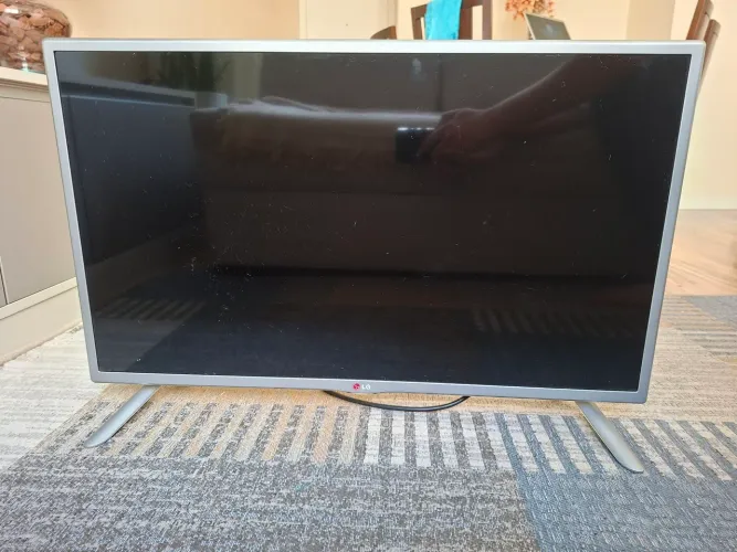 TV LG 32" 32LB560B - Leia a descrição
