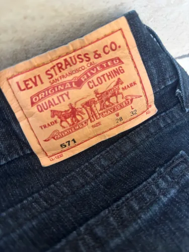 Calça levís