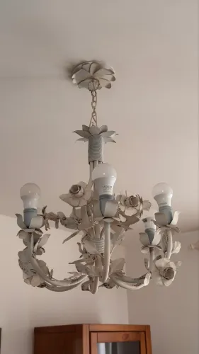Lustre Provençal Artesanal | Flores em Metal | 5 Luzes