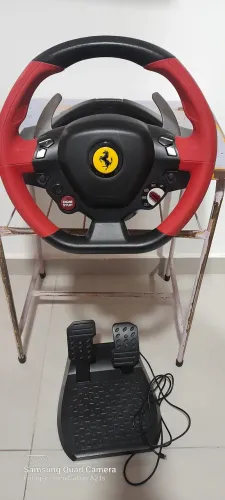Volante com pedal Ferrari thrustmaster 
