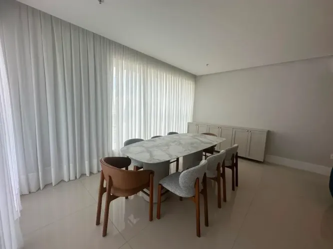 Lindo Apartamento Novo 4 Suítes Mobiliado na Quadra do Mar em Balneário Camboriú