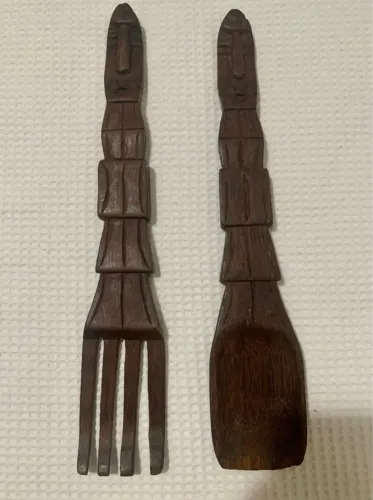 conjunto de garfo e faca , decorativo , grandes , entalhado em madeira nobre