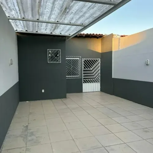 CASA A VENDA NO PLANALTO PE3
