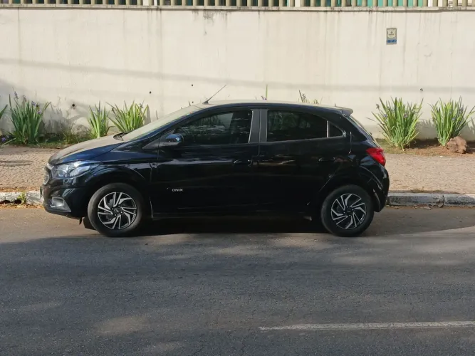 Chevrolet Onix Hatch LT 1.0 8V Flex Mec. 4P 2017