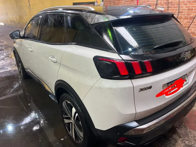 Carro peugeot 3008