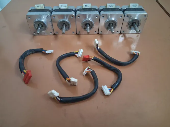 Kit motores 5/unid  de passo nema 17  1.5 KGF  12V