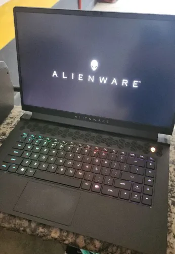 Alienware M15 R7 - 12700h / 32gb / 3070 Ti