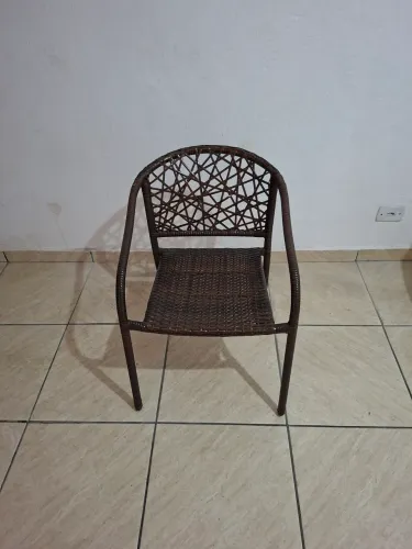 Cadeira jardim marrom