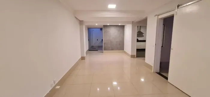 Casa à venda em condomínio fechado, com 145m² bem divididos, St. Jardim América, Goiânia.