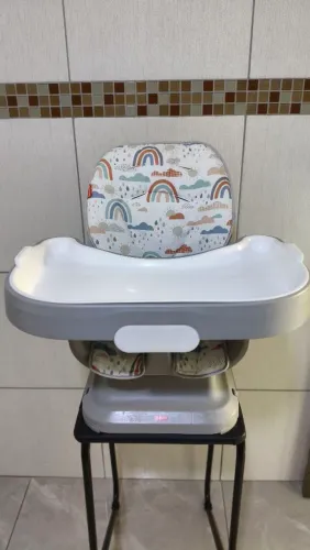 Cadeirinha de alimentação para bebê