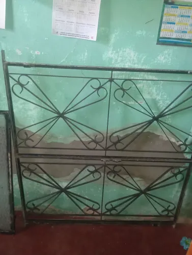 Portão e janelas de ferro