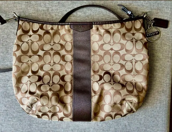 Bolsa coach Hobo signature grande com alça longa