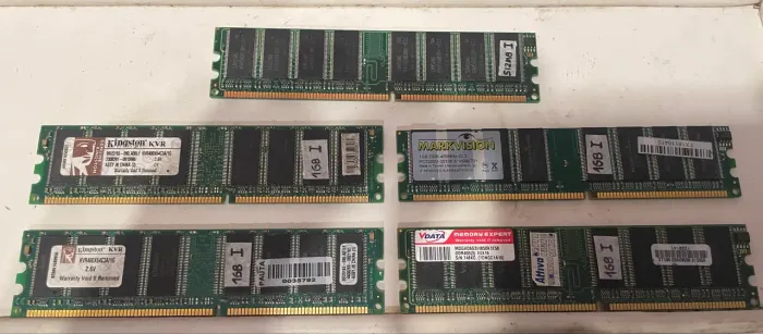 Memória 512MB e 1GB DDR1 400MHz
