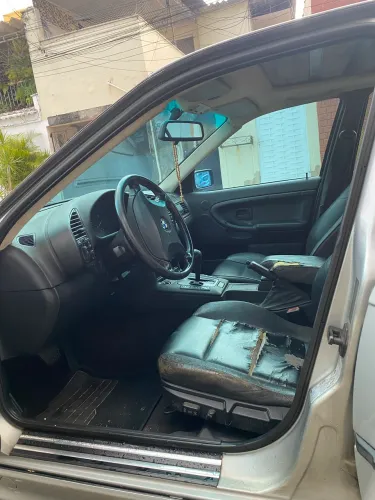 BMW 323I A 2.5 24V 1998