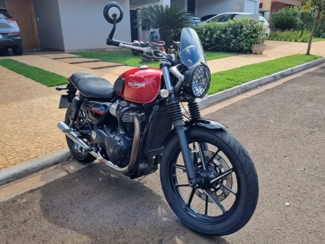 TRIUMPH STREET TWIN 900cc - Raridade