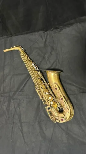 Sax alto Yamaha 32 Purple logo