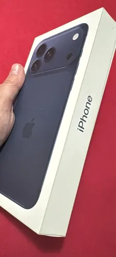 Iphone 17 Pro Max - novíssimo - Apenas 7 meses de uso + 5 meses de garantia restante 