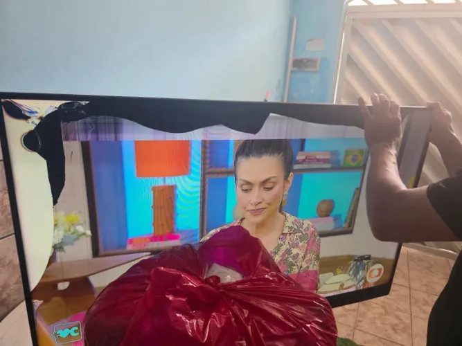 Tv com defeito