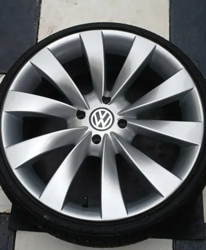 Rodas do Passat cc aro 17 furação 4x100 c/ pneus novos