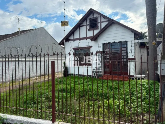 CASA DE FRENTE PRA RUA NO JARDIM BOTANICO!