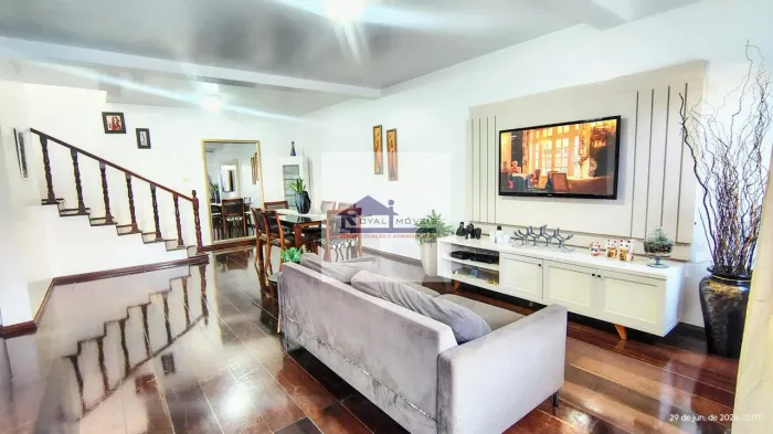 Casa Sobrado à Venda em Jardim Ipanema, São Paulo | 4 Dorms, 2 Suítes, 268m²