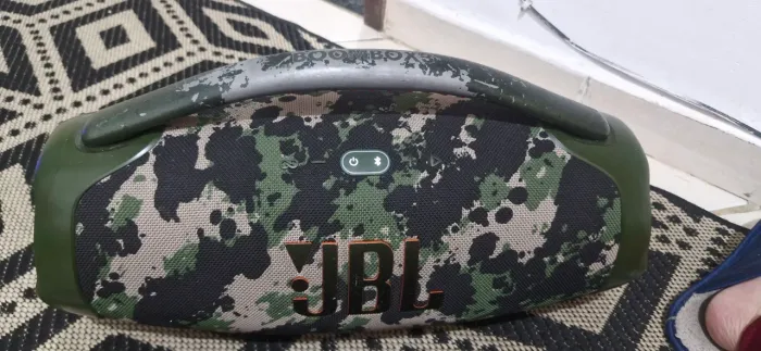 JbL bombox