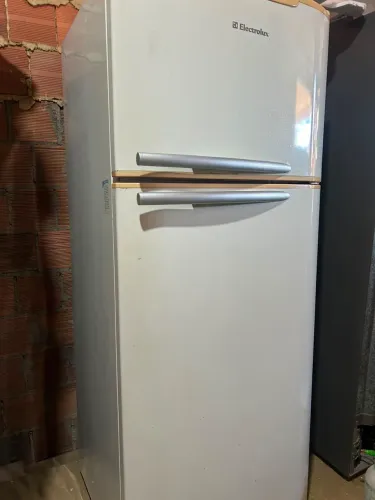 Geladeira seminova em perfeito estado 