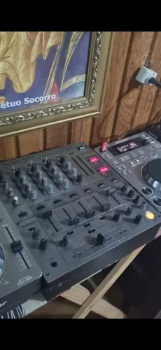 Par de CDJ Pioneer e Mixer DMJ