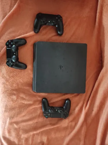 Vendo PS4 Slim 1 terá com 3 controles e jogos de mídia digital