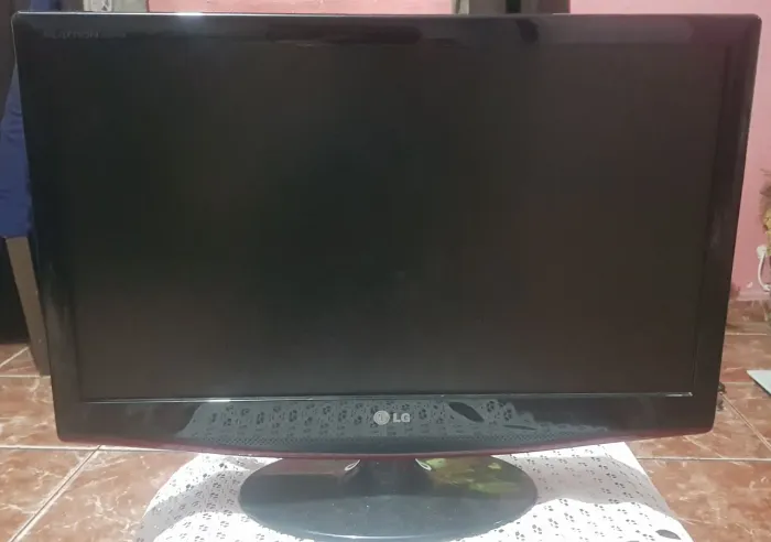 TV LG Flatron 23' M237WA  - Para retirada de peças (alto-falantes funcionando)