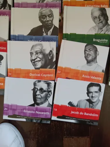 CDs de coleção da MPB (22 CDS)