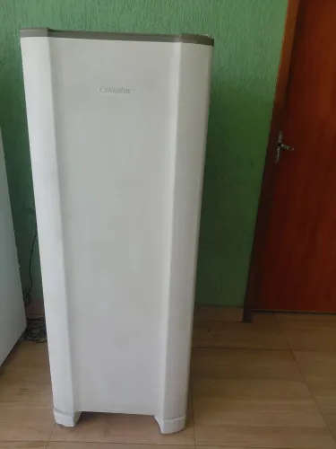 Geladeira smaltec 300 litros completa gelo seco funcionando perfeitamente todas as peças